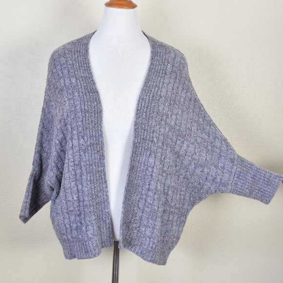 Barefoot Dreams CozyChic Lite Cable Shrug - L/XL - Picture 2 of 11